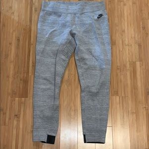 Nike tech sweatpants, size M